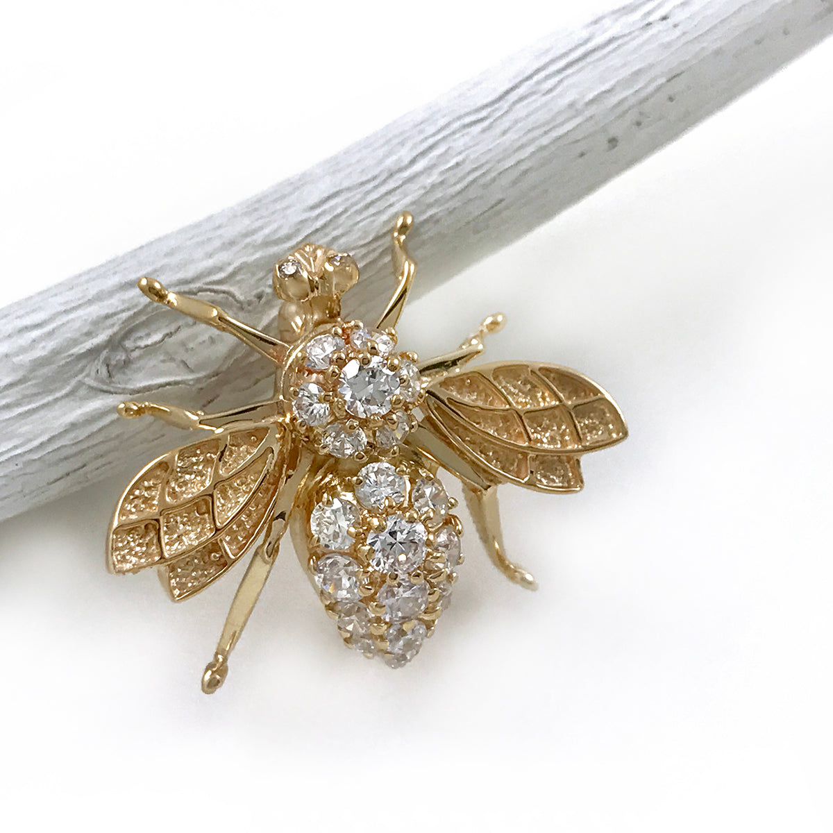 Beaded brooch bee with crown, gold bee brooch pin - Inspire Uplift
